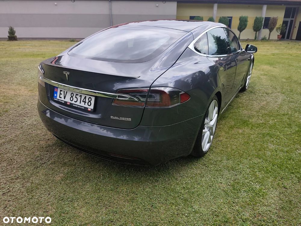 Tesla Model S Performance - 3