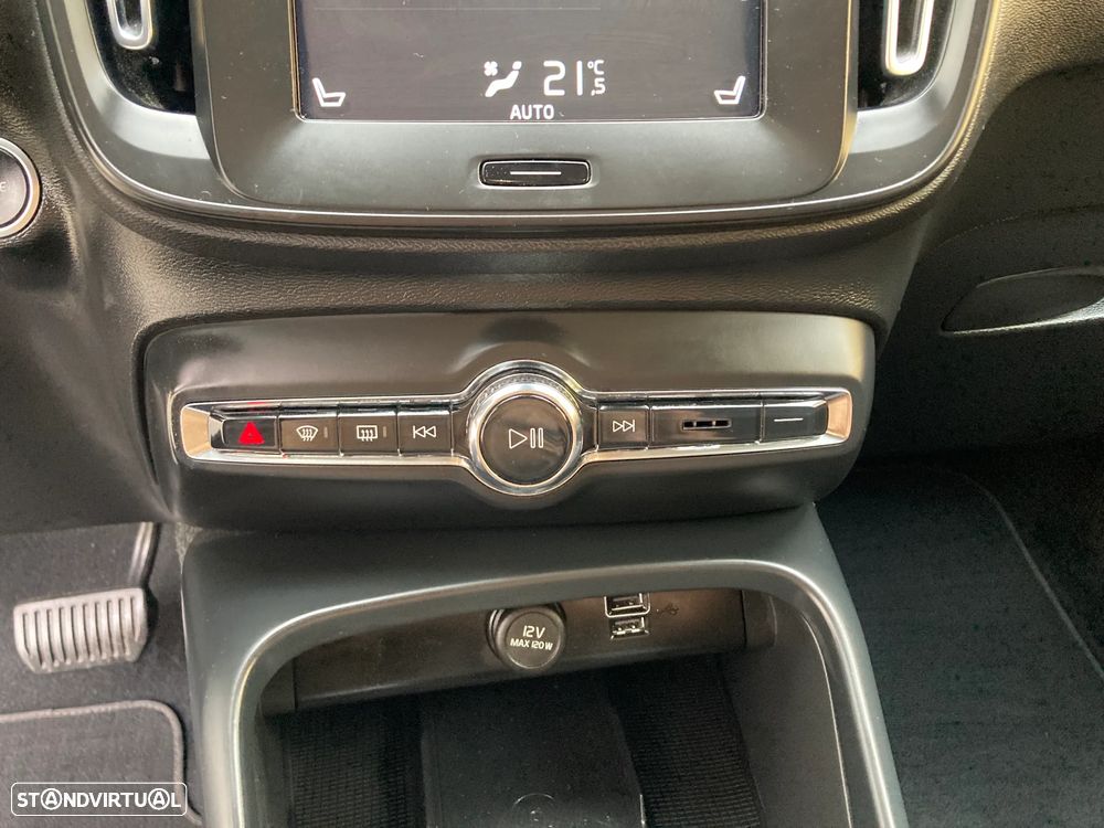 Volvo XC 40 T2 Essential Aut. - 25