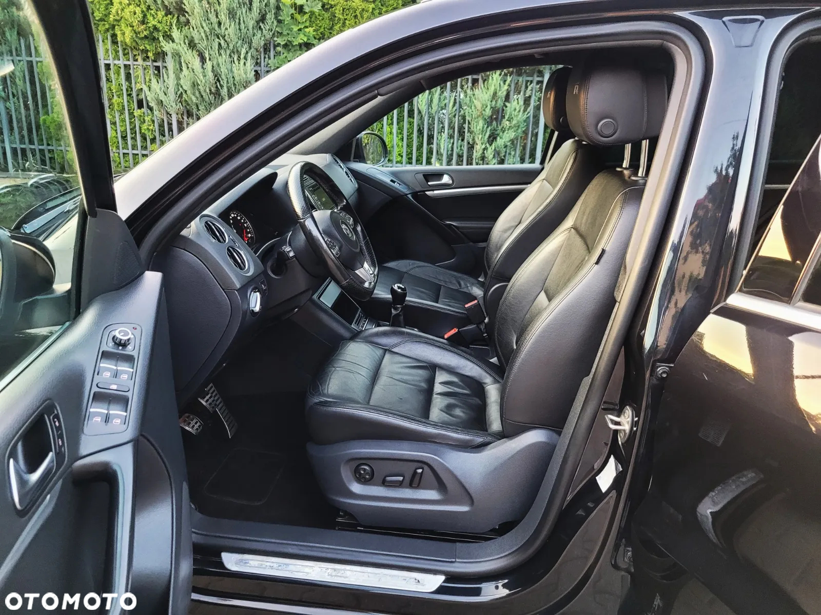 Volkswagen Tiguan 2.0 TDI DPF BlueMotion Technology Sport & Style - 31