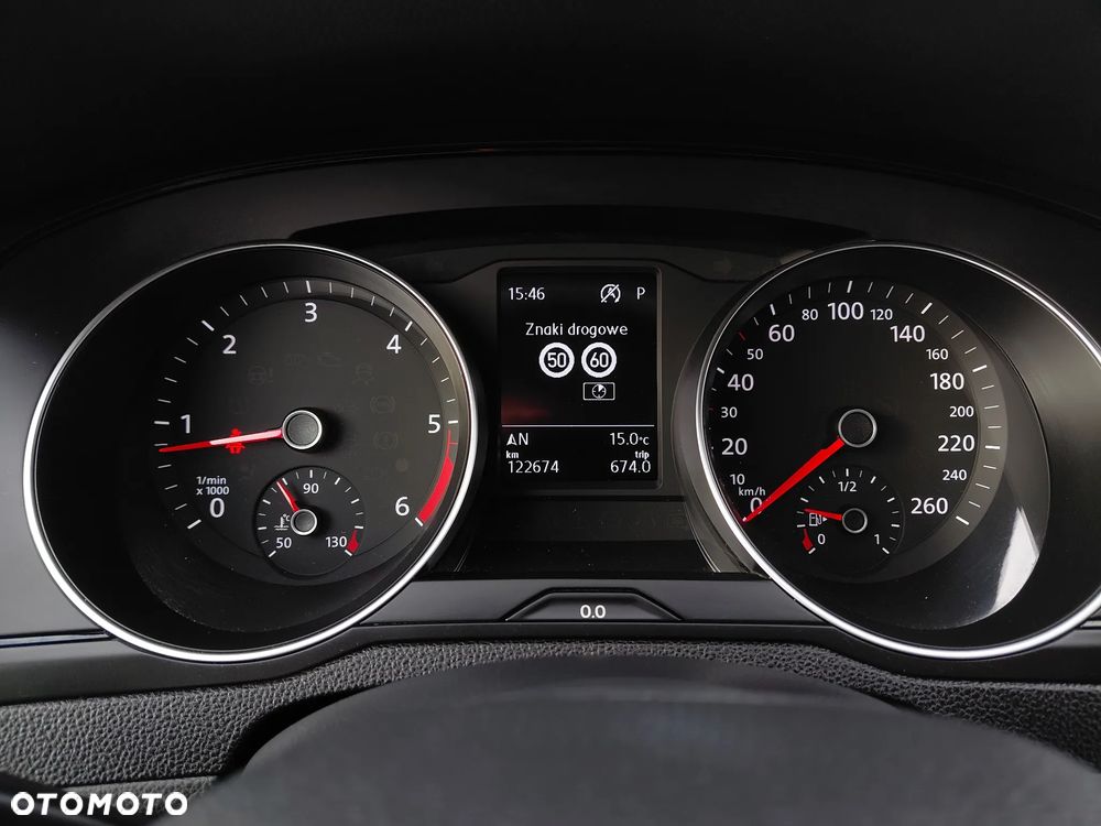 Volkswagen Passat 1.6 TDI SCR DSG Comfortline - 14