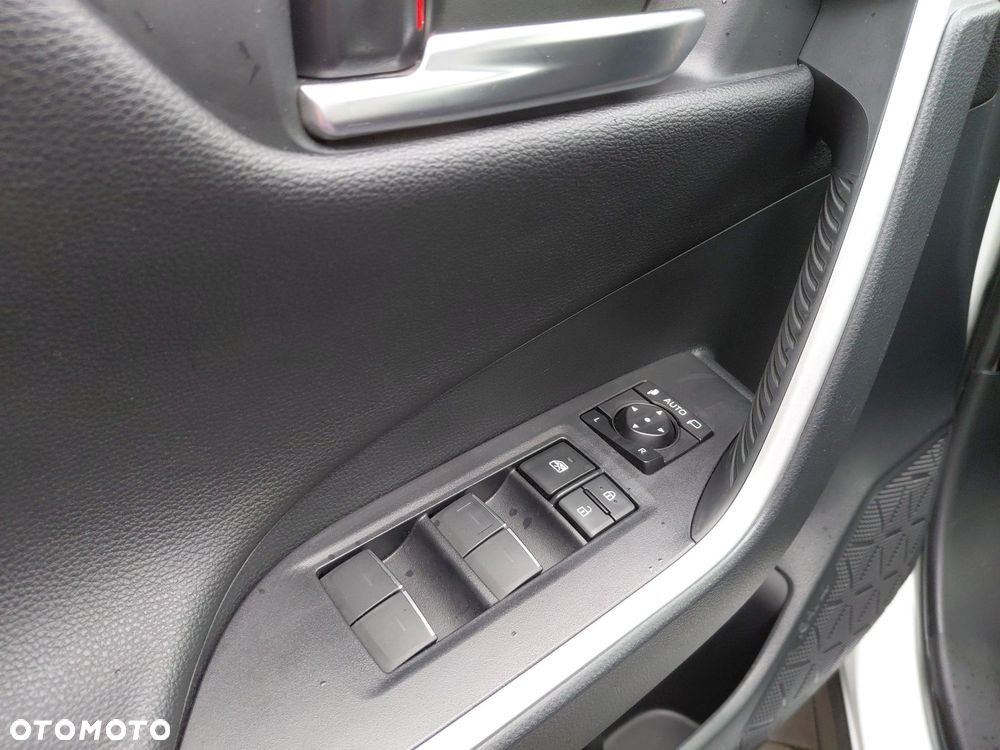 Toyota RAV4 - 16