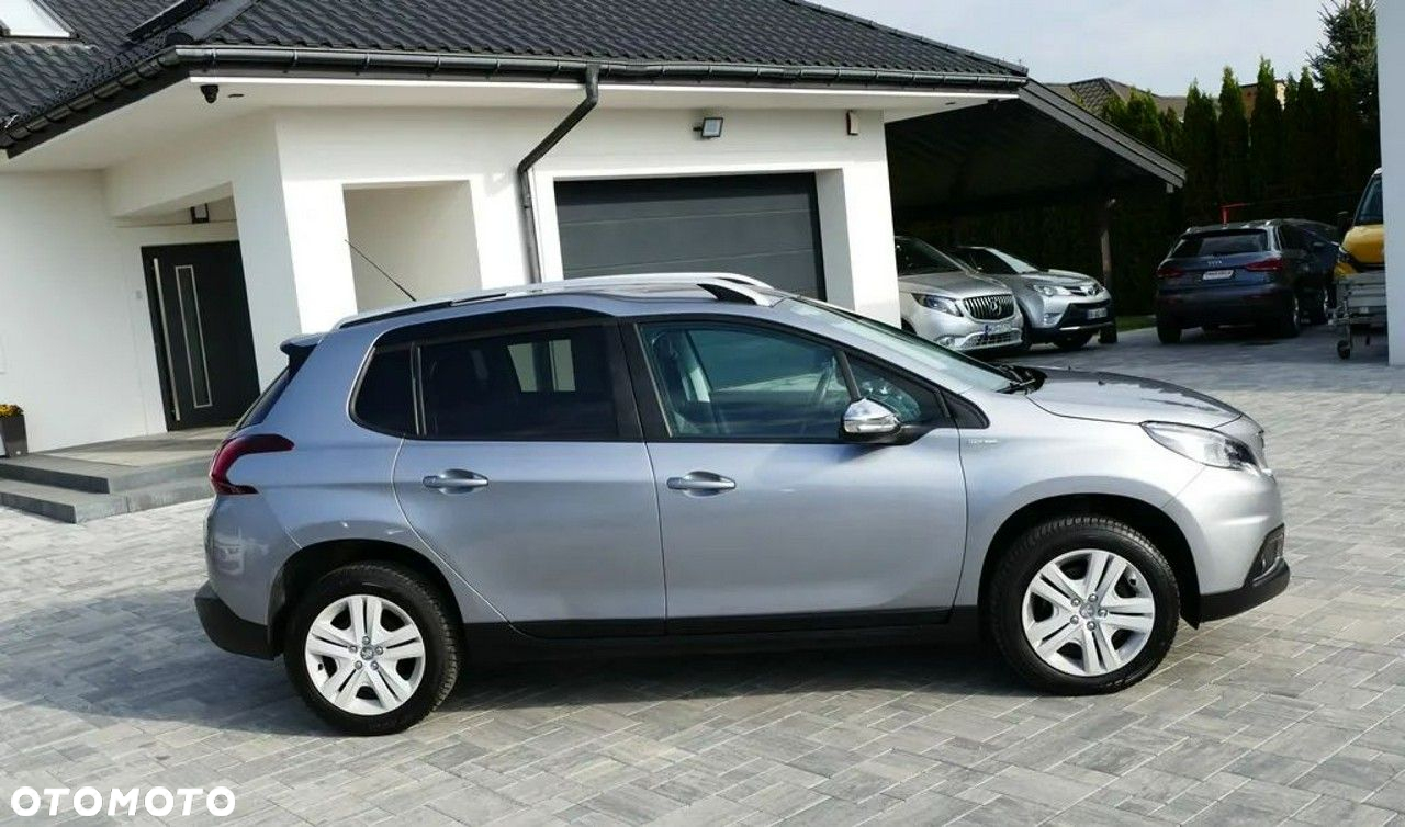 Peugeot 2008 1.2 Pure Tech GPF Allure S&S - 14