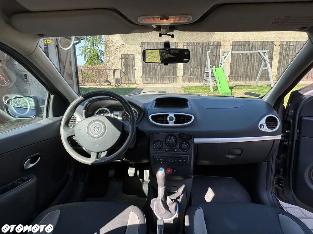 Renault Clio 1.2 16V TCE Alize - 9