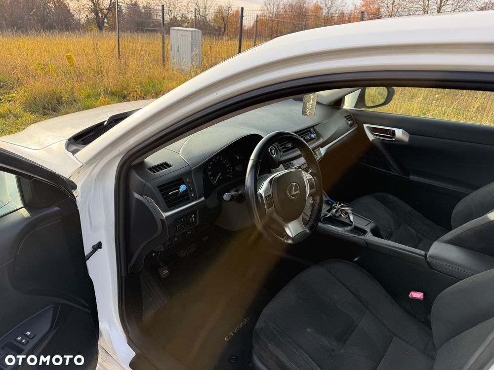 Lexus CT - 14