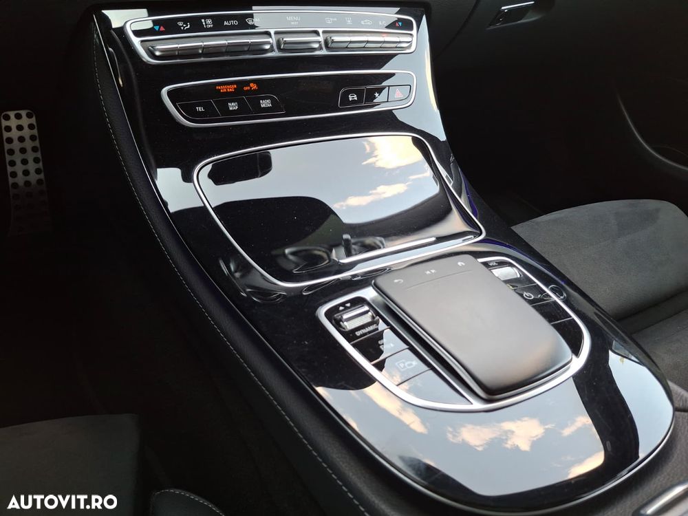 Mercedes-Benz E 300 9G-TRONIC AMG Line - 37