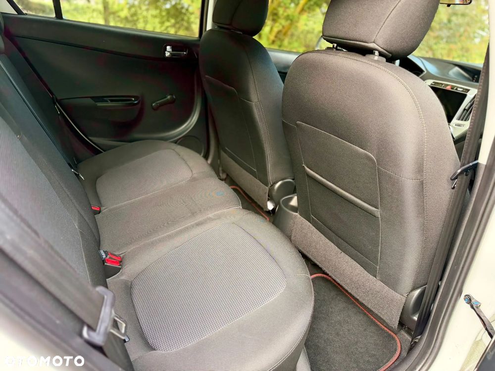 Hyundai i20 - 13