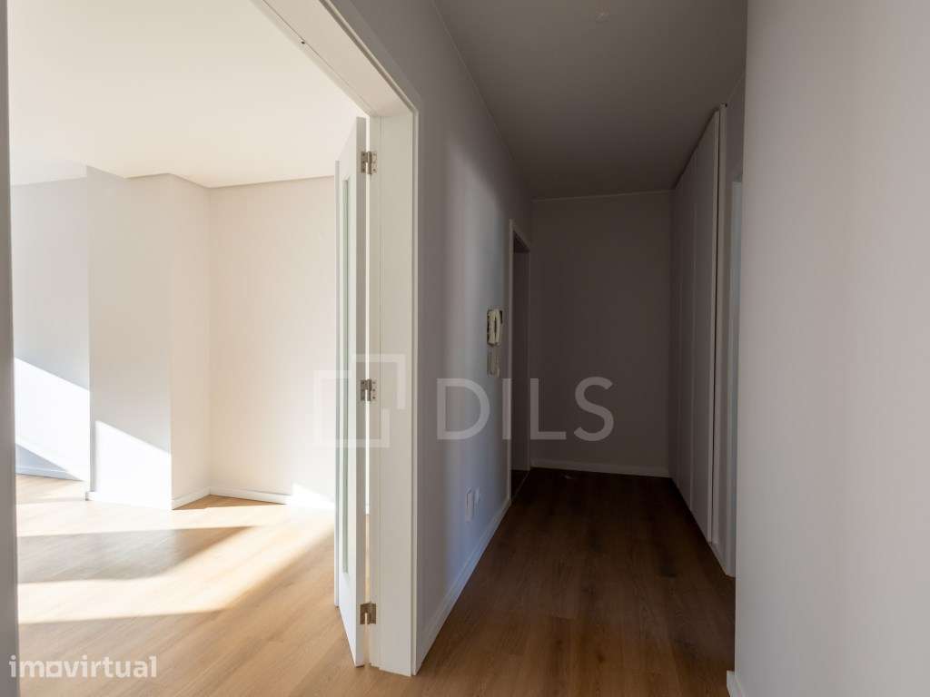 Apartamento T3 renovado com jardim no Cabo Do Mundo - Grande imagem: 4/23
