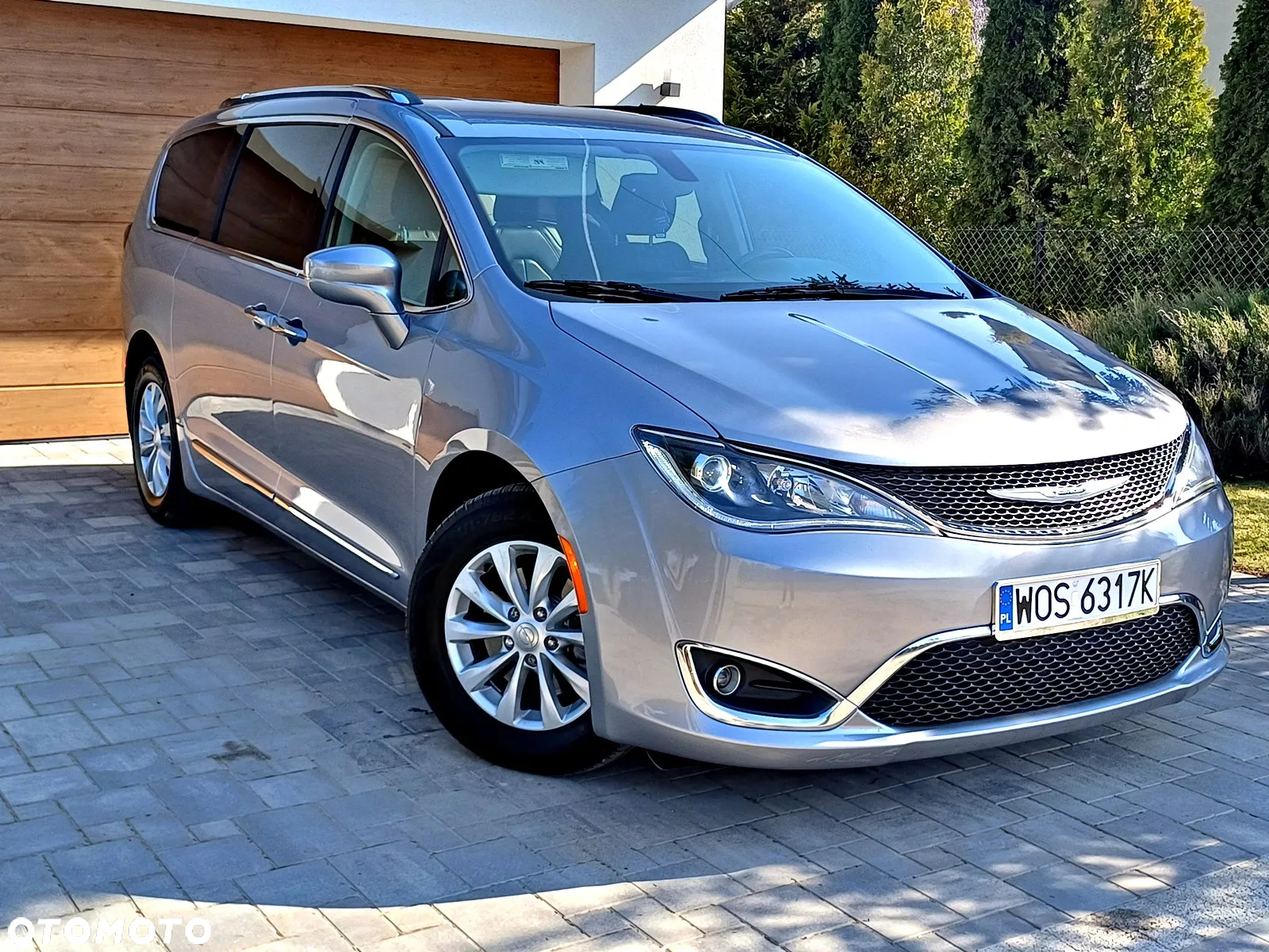 Chrysler Pacifica - 3