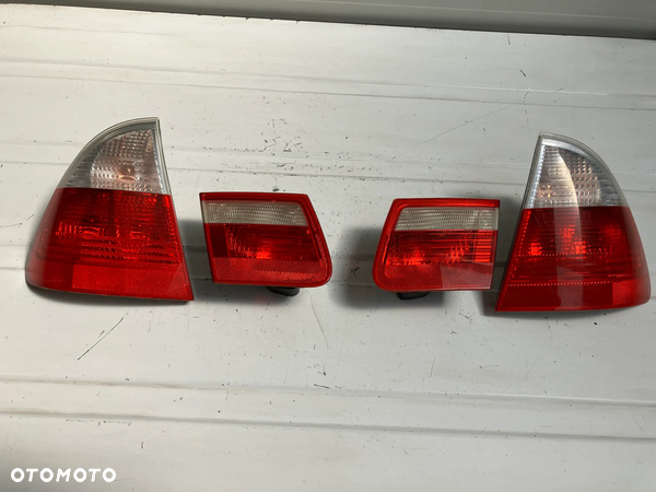 LAMPY TYŁ BMW E46 LIFT KOMBI TOURING KOMPLET LEWA PRAWA W KLAPĘ LAMPA BIAŁY KIERUNEK SUPER STAN