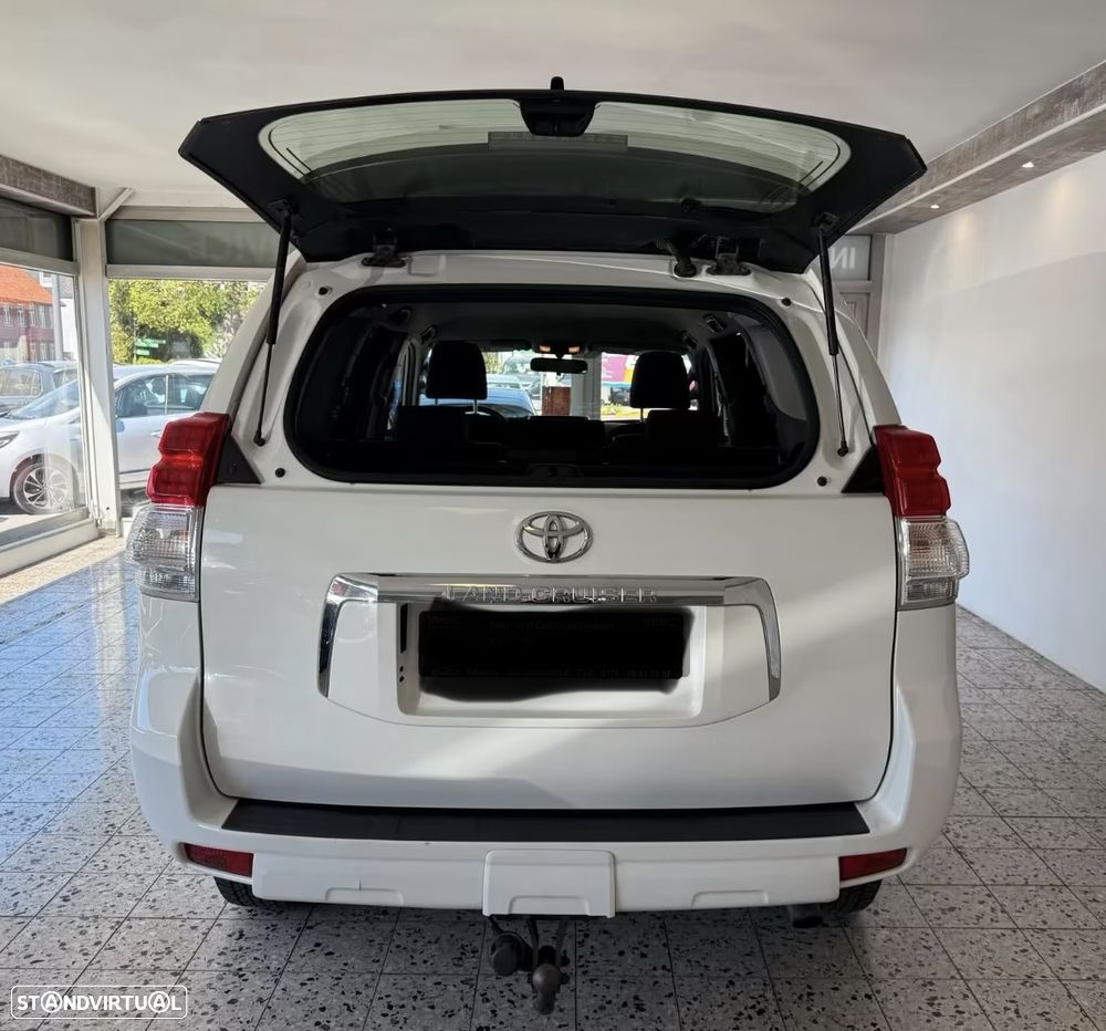 Toyota Land Cruiser - 16