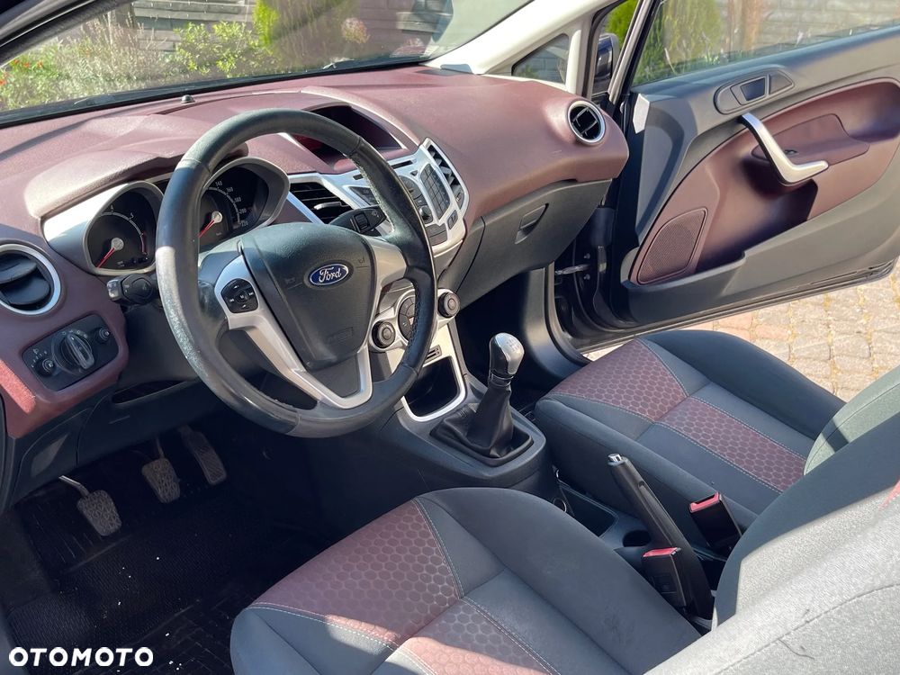 Ford Fiesta - 9