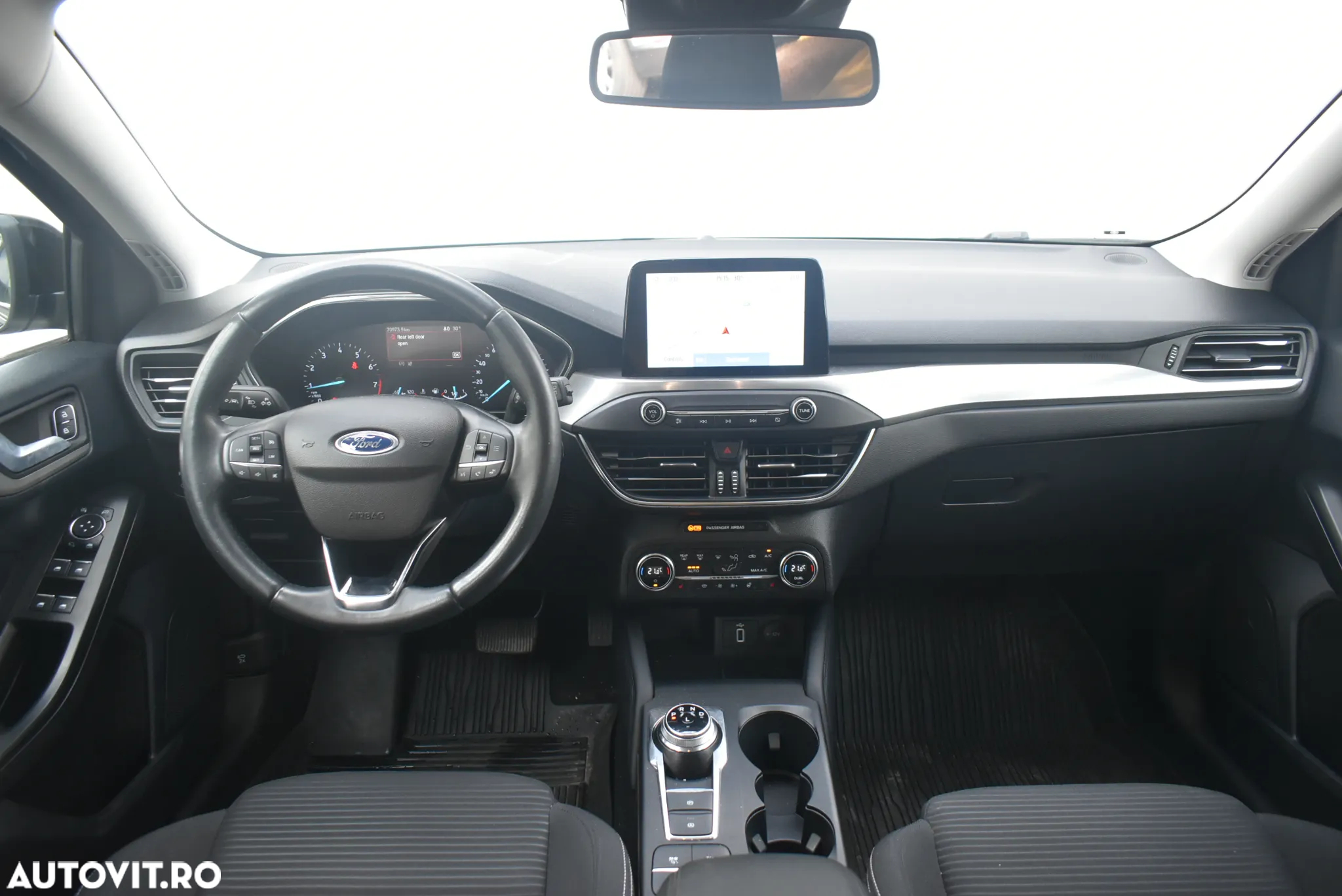 Ford Focus 1.0 EcoBoost Titanium - 25