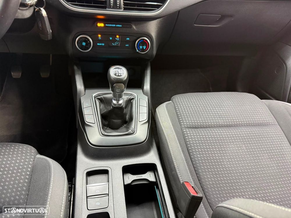 Ford Focus SW 1.5 TDCi EcoBlue Business - 30