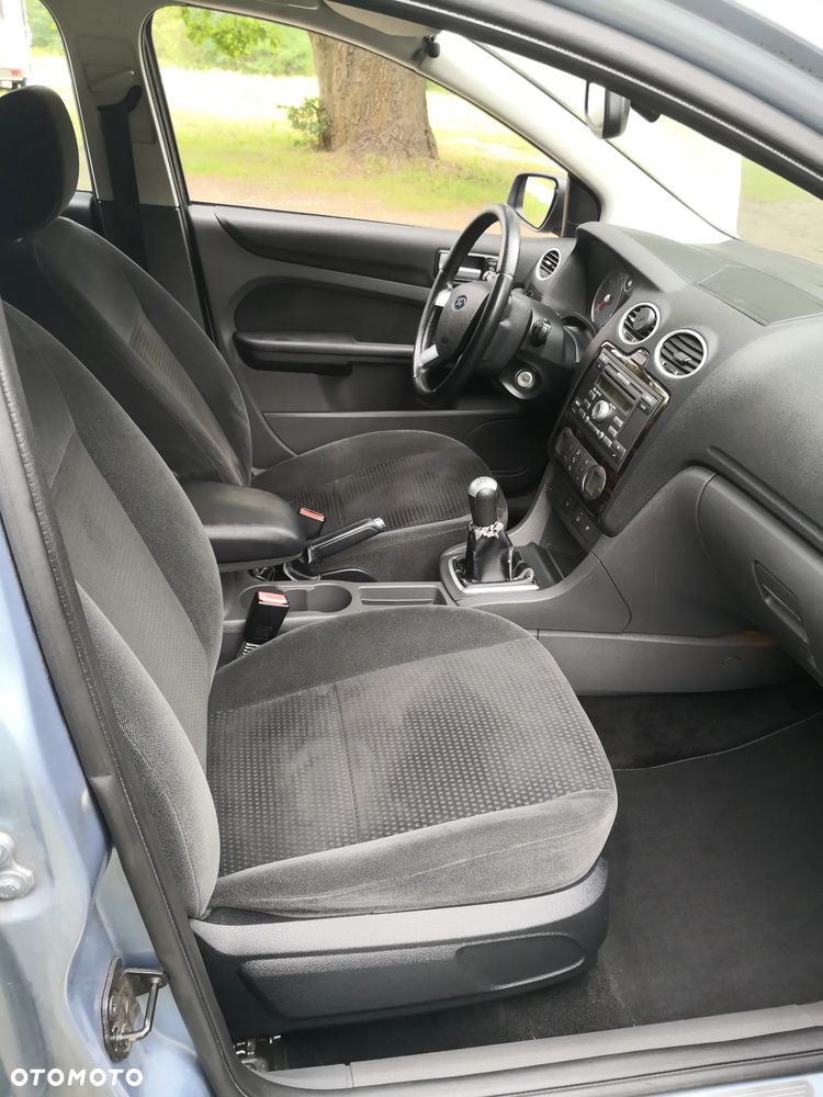 Ford Focus 1.6 TDCi DPF Ghia - 12