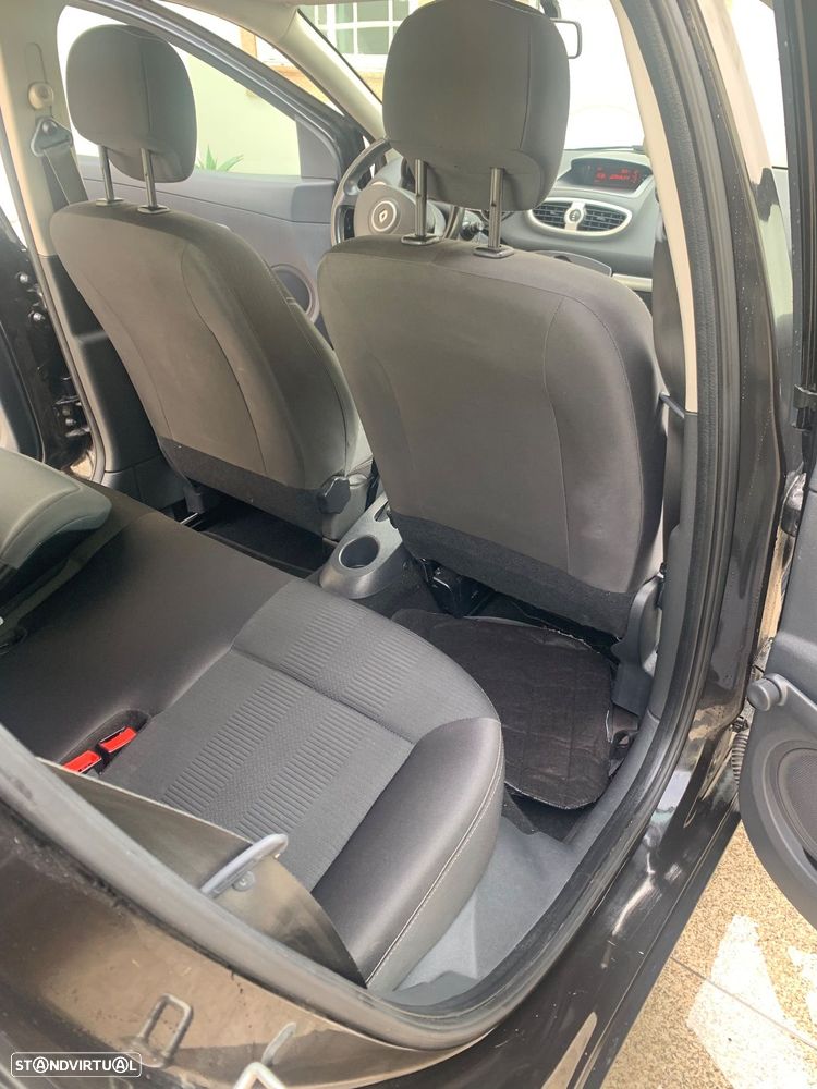 Renault Clio 1.2 16V Fairway - 13