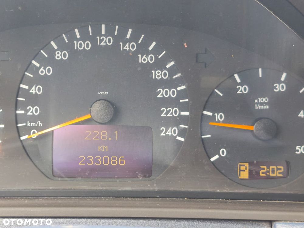 Mercedes-Benz Klasa E - 18