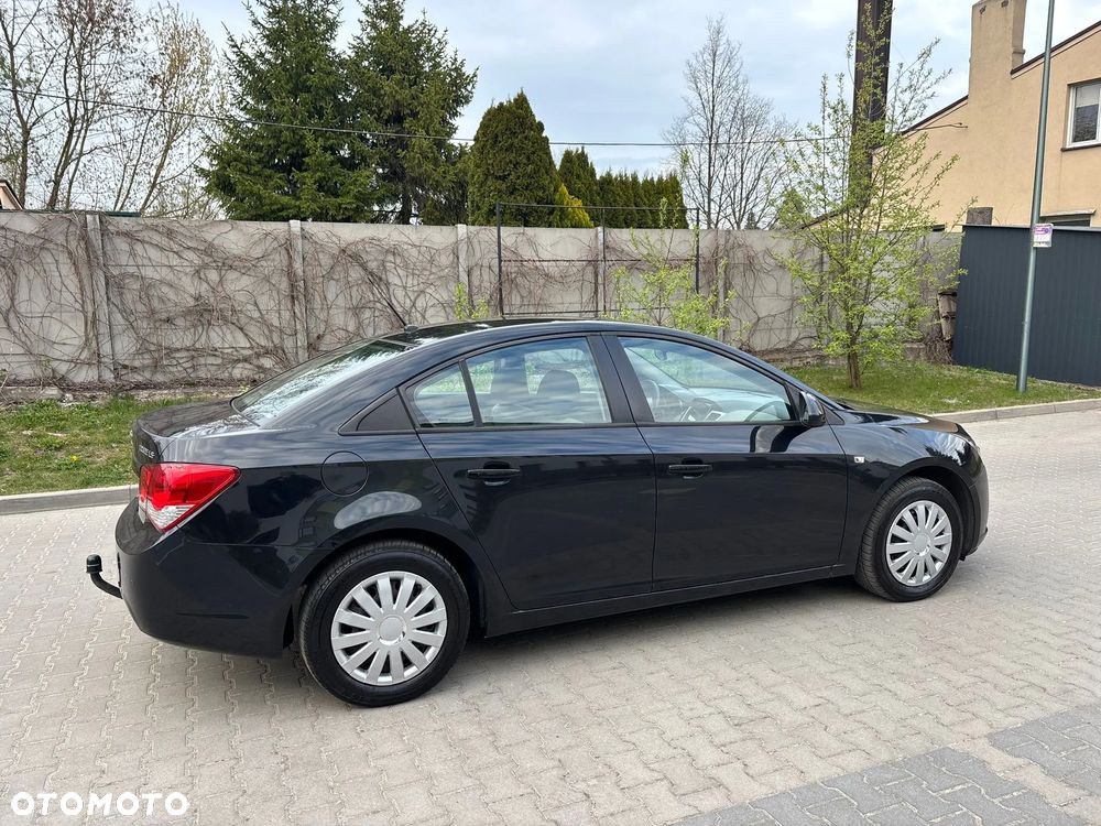 Chevrolet Cruze - 12