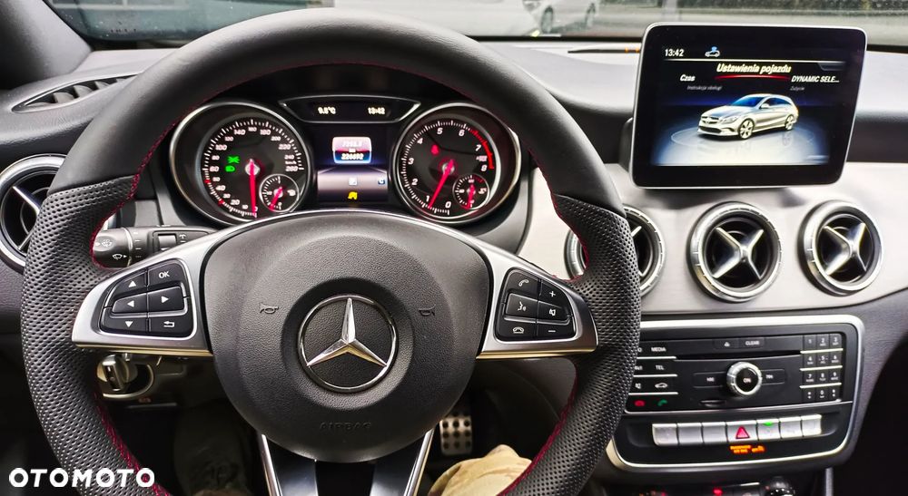 Mercedes-Benz CLA 200 Peak Edition - 27