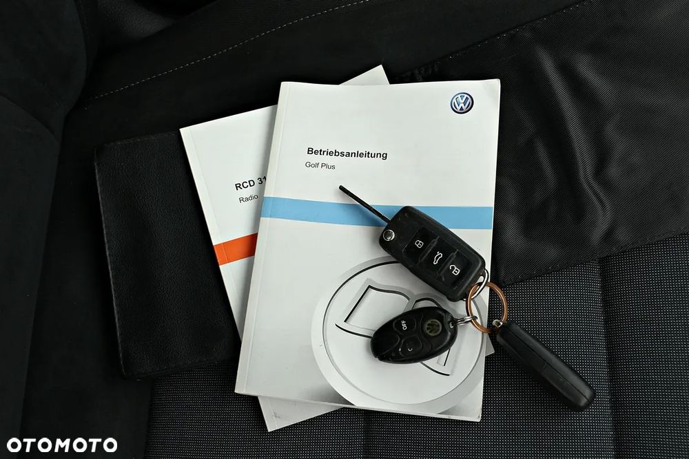 Volkswagen Golf Plus 1.6 TDI Comfortline - 39