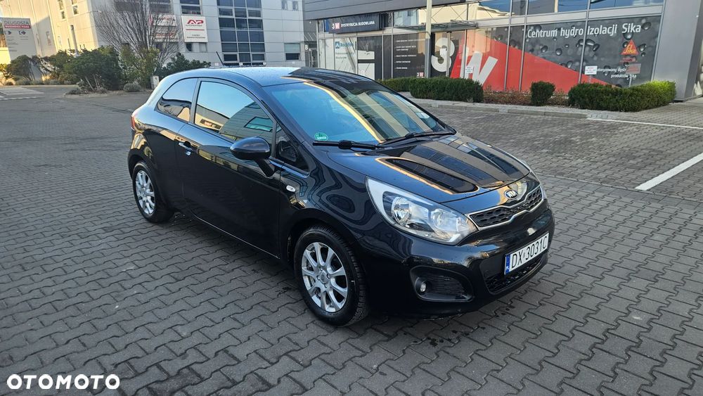 Kia Rio 1.4 Fifa World Cup Edition - 1