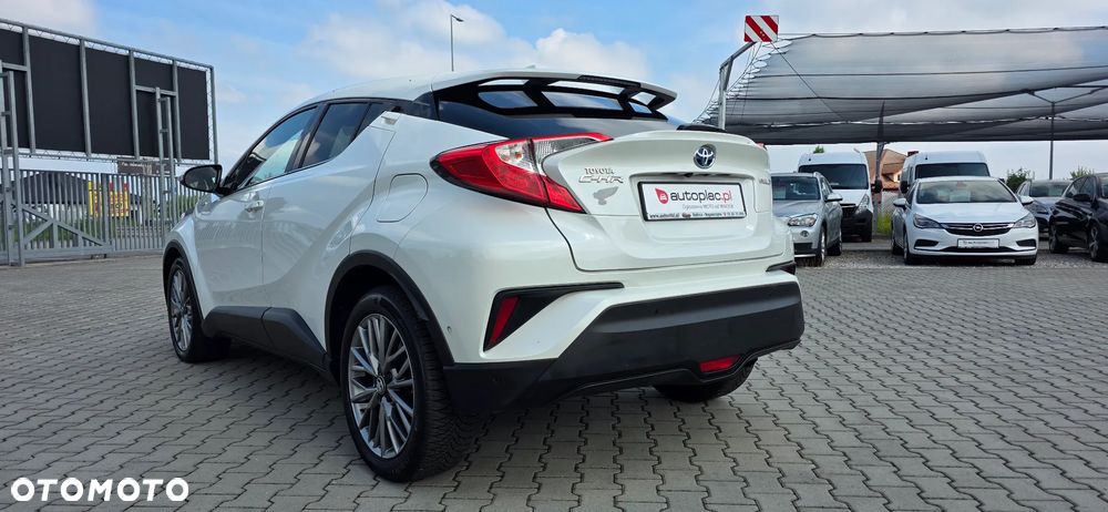 Toyota C-HR 1.8 Hybrid Neon Lime powered by JBL - 4