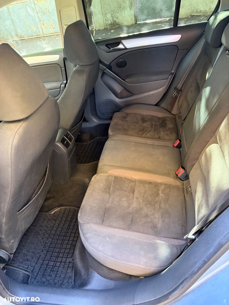 Volkswagen Golf - 8
