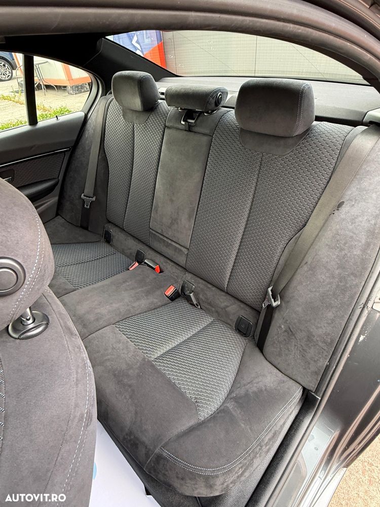 BMW Seria 3 330e iPerformance M Sport - 15