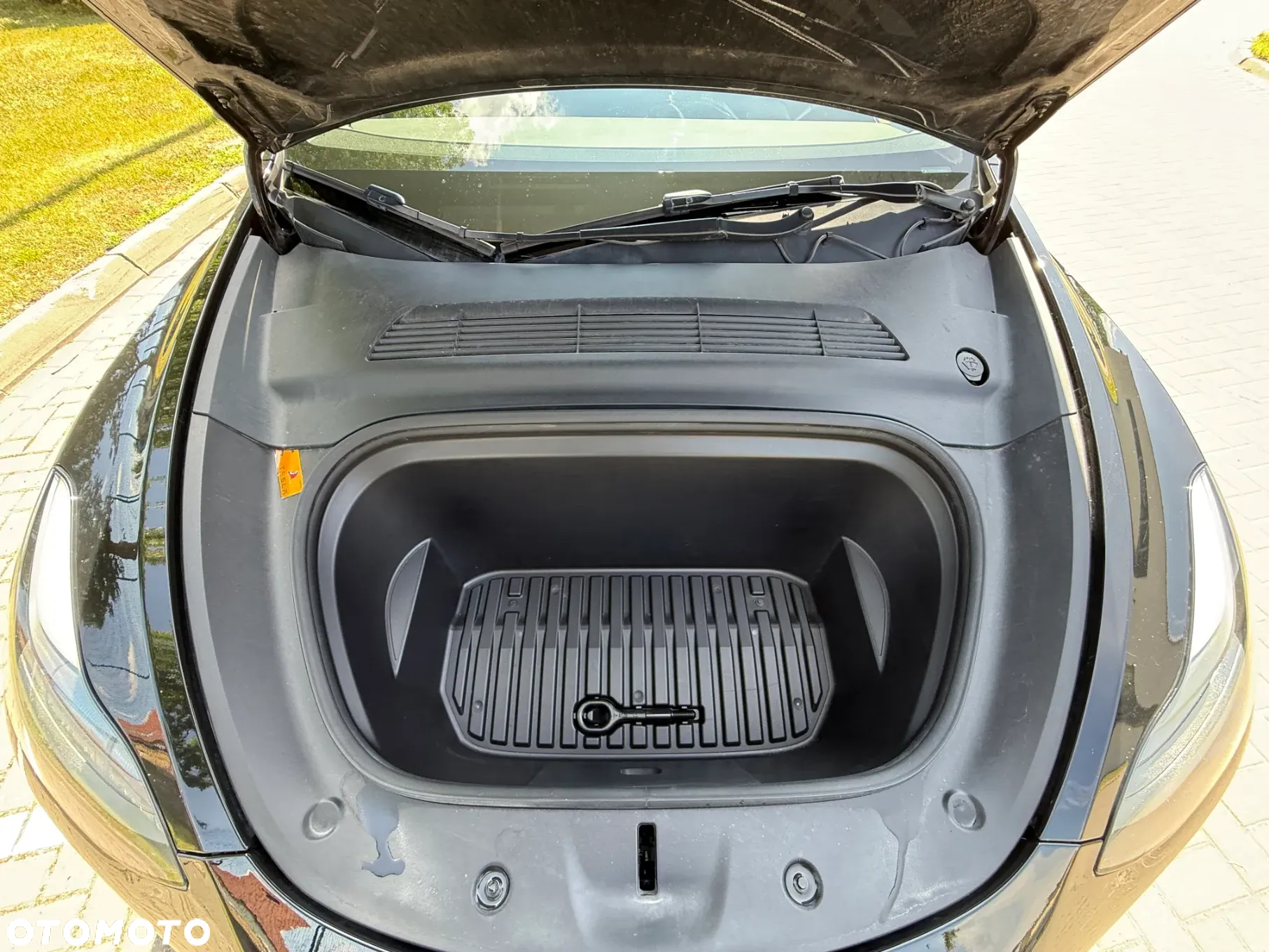 Tesla Y Performance AWD - 12