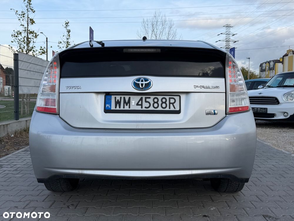 Toyota Prius (Hybrid) Executive - 6