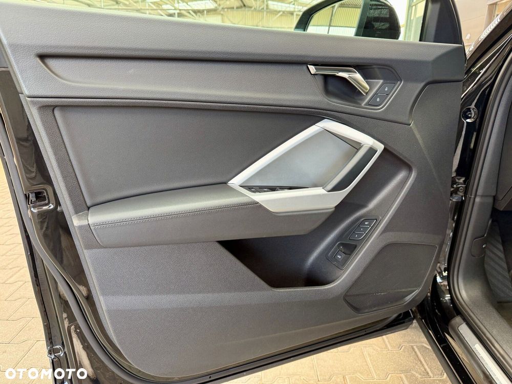 Audi Q3 - 18
