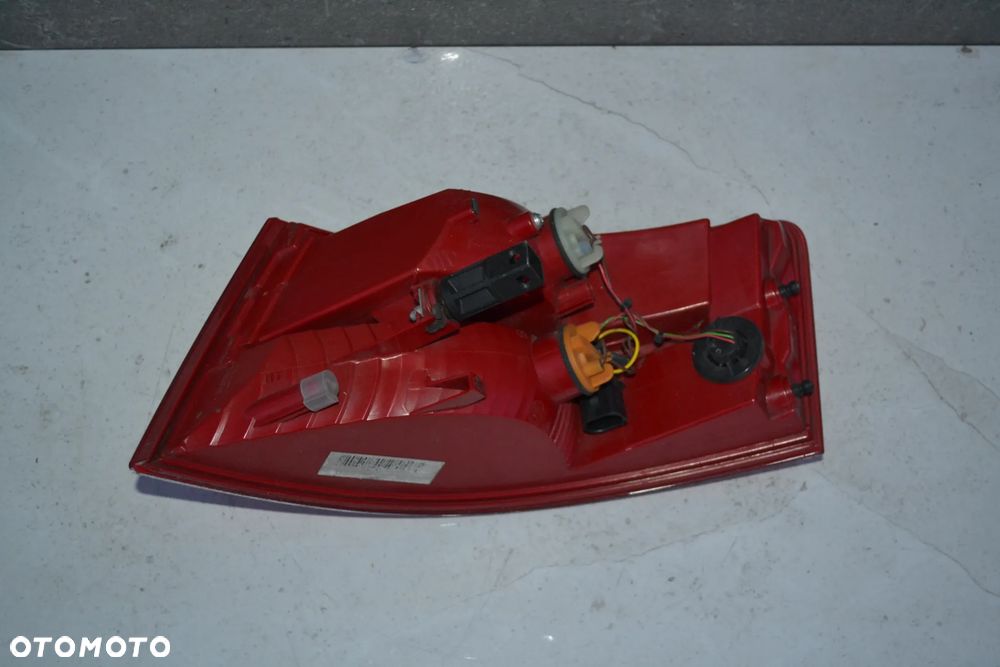 AUDI A3 8P CABRIO LAMPA TYŁ TYLNA LEWA KOMPLETNA 8P7945095 - 2