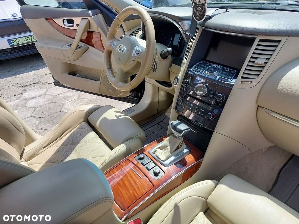 Infiniti FX - 15