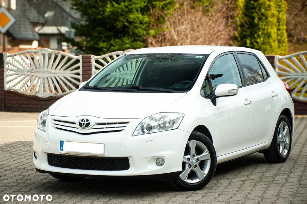 Toyota Auris 1.6 Executive - 6