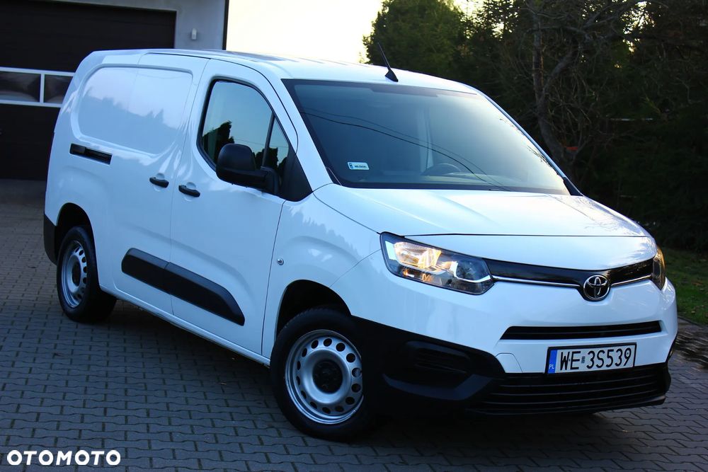 Toyota Proace City CHŁODNIA 1.5D-4D 102KM LONG L2 3 Osobowy - 1