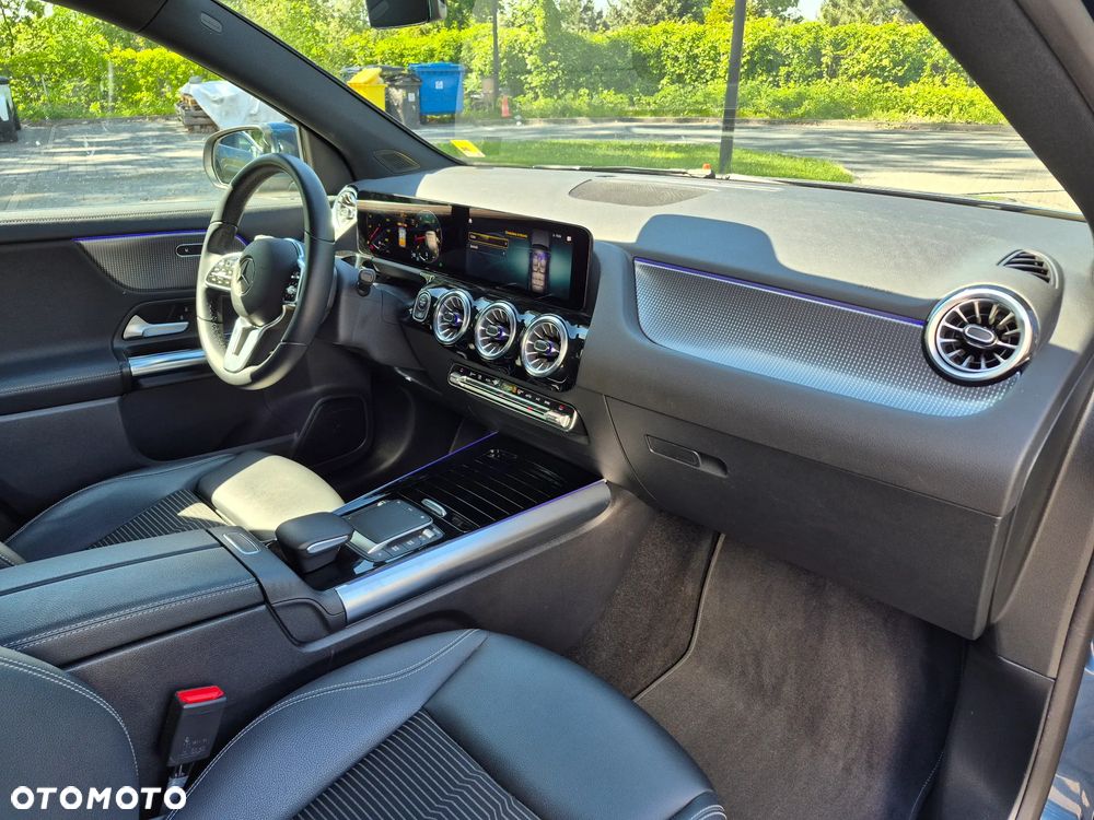 Mercedes-Benz GLA - 16