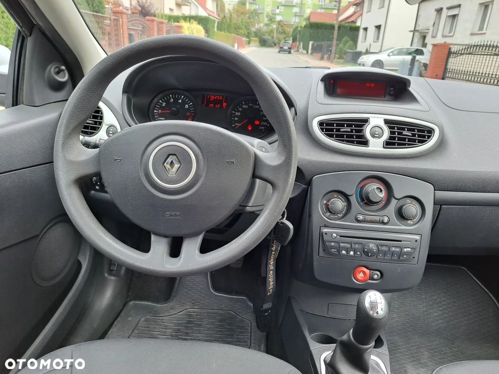 Renault Clio - 16