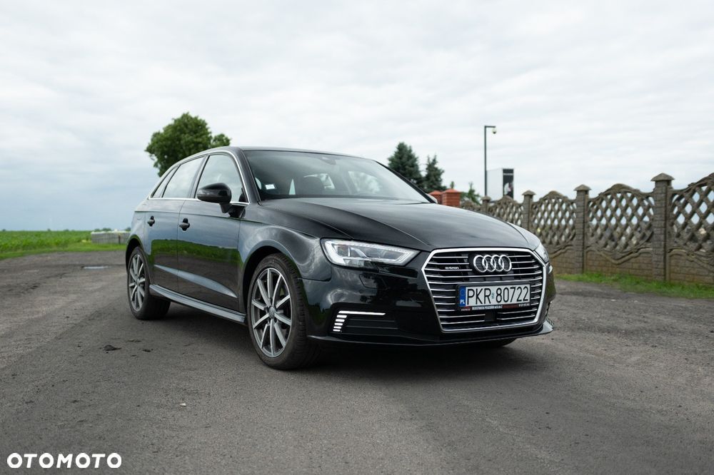 Audi A3 Sportback 1.4 TFSI E-tron Attraction e-S tronic - 2
