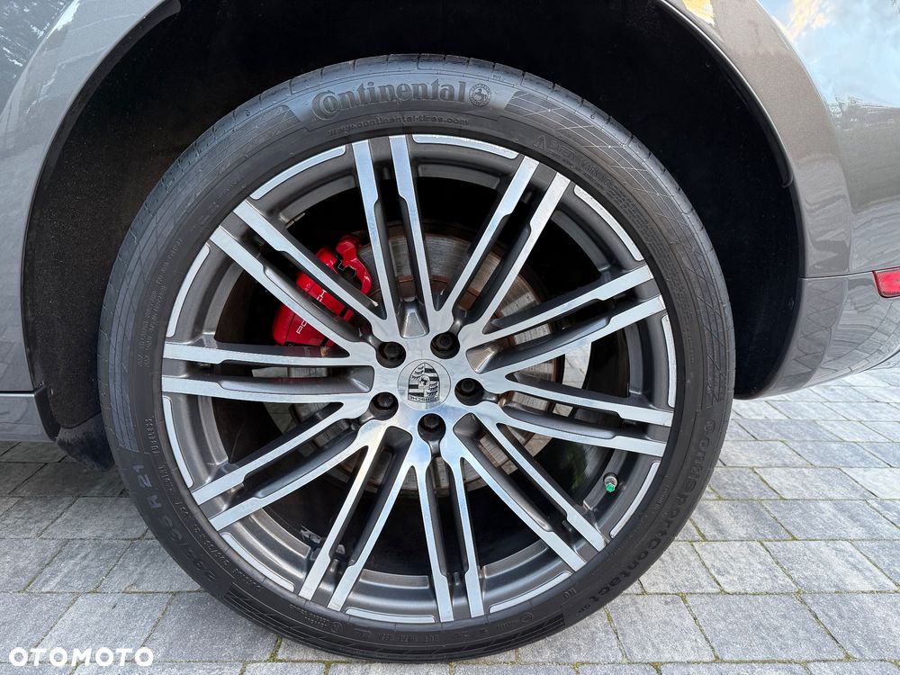 Porsche Macan Turbo PDK - 13