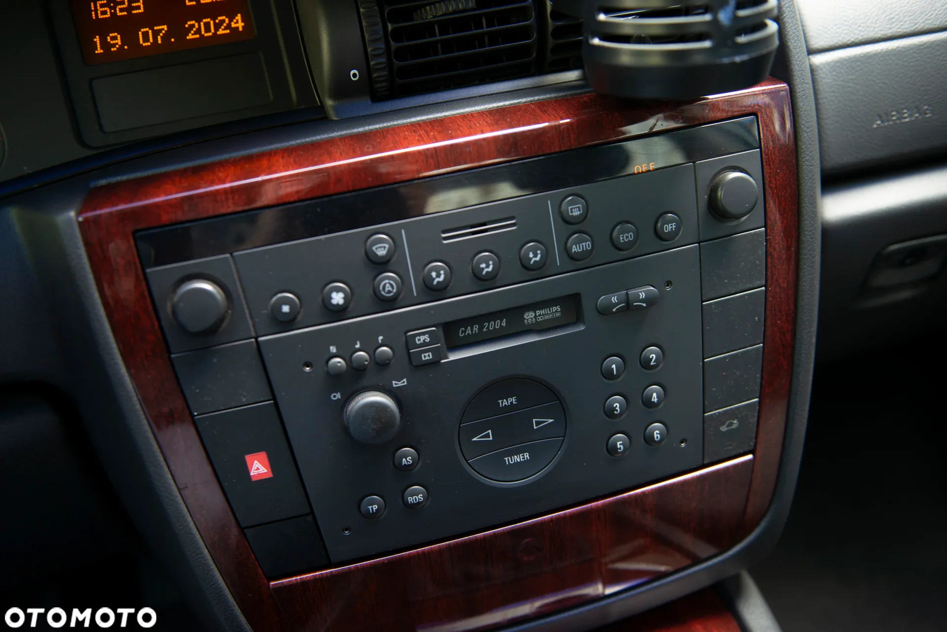 Opel Omega 2.2 Elegance - 34