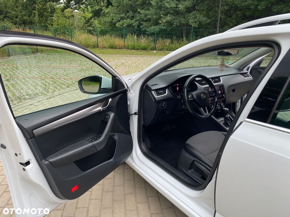 Skoda Octavia Combi 1.6 TDI DSG Premium Edition - 27