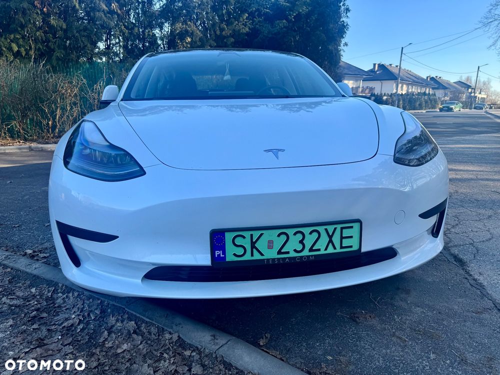 Tesla Model 3 - 25