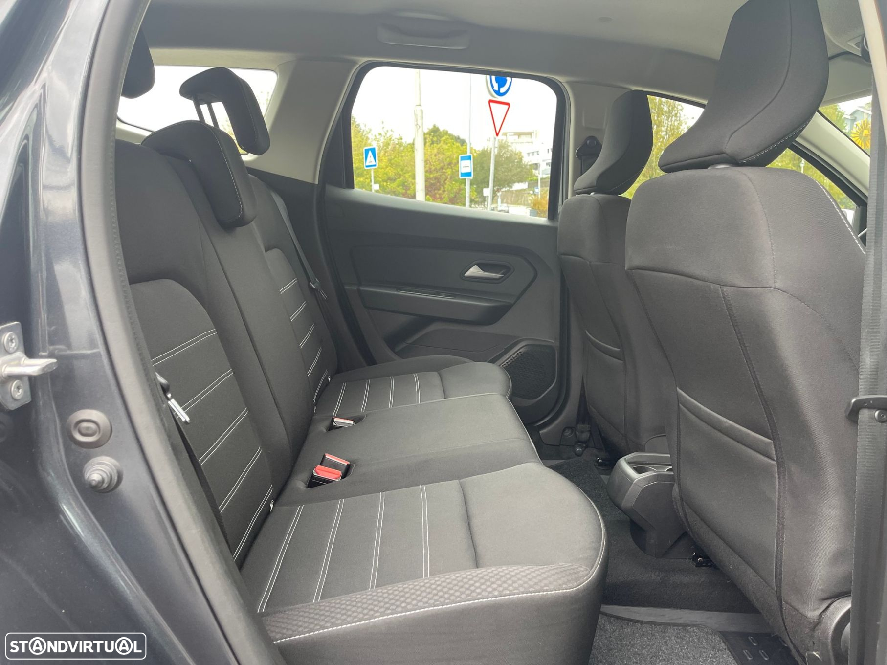 Dacia Duster 1.0 TCe Comfort - 36