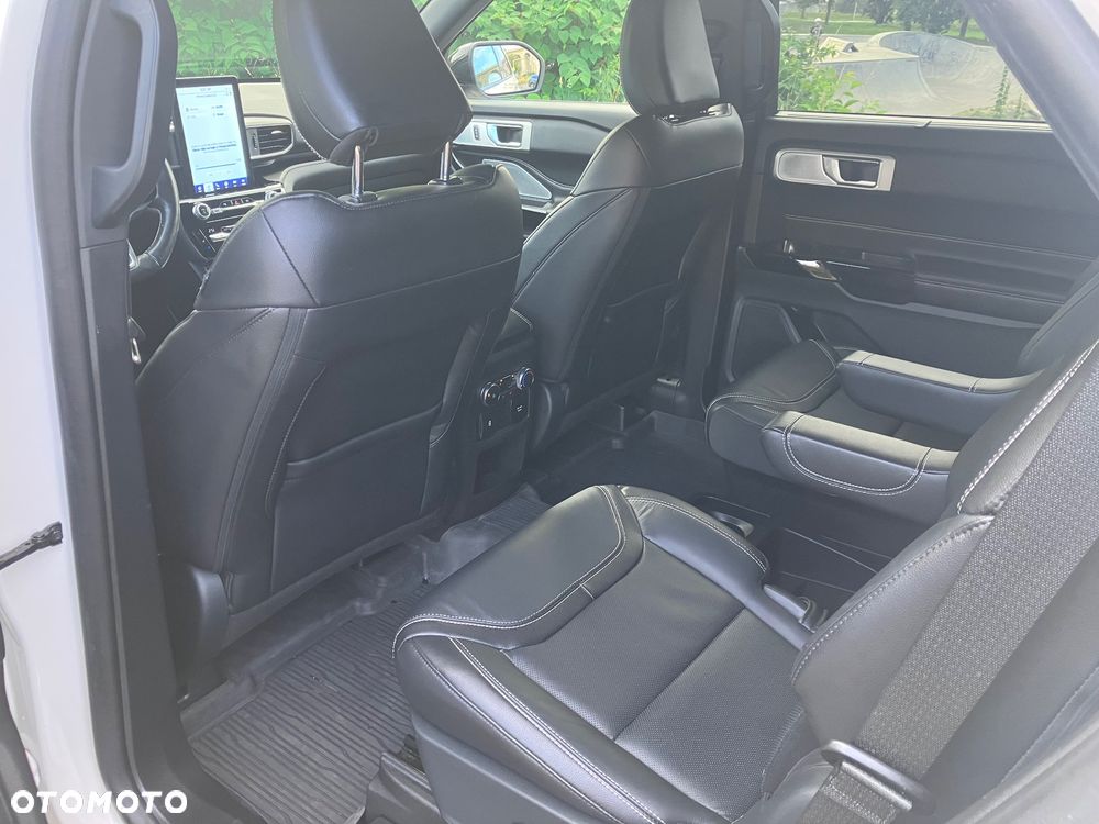 Ford Explorer - 11