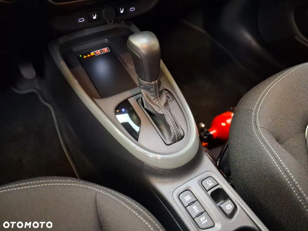 Toyota Aygo X Hybrid 1.5 Style e-CVT - 16