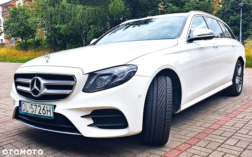 Mercedes-Benz Klasa E 220 d T 9G-TRONIC AMG Line - 1