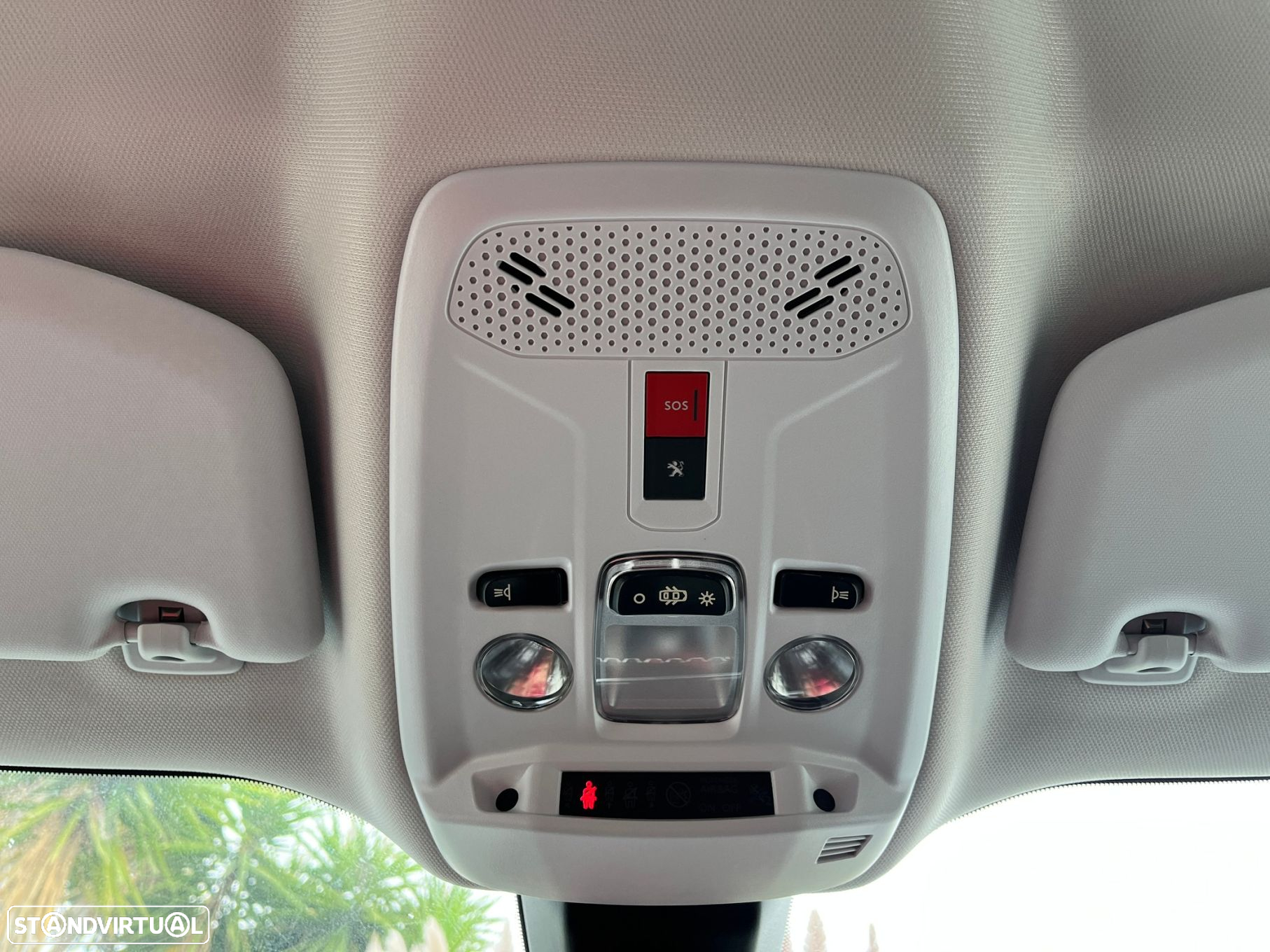 Peugeot e-2008 50 kWh Active - 26