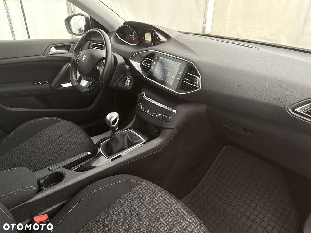 Peugeot 308 - 24