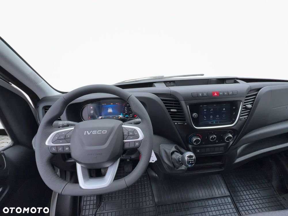 Iveco Daily 35C18H 3.0 Diesel 180KM Kontener + Winda dostępny "od ręki" - 19