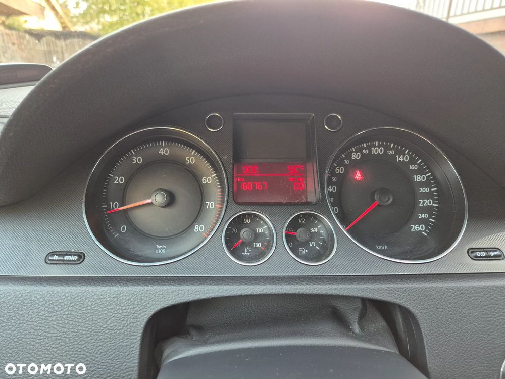 Volkswagen Passat 2.0 FSI Comfortline - 8