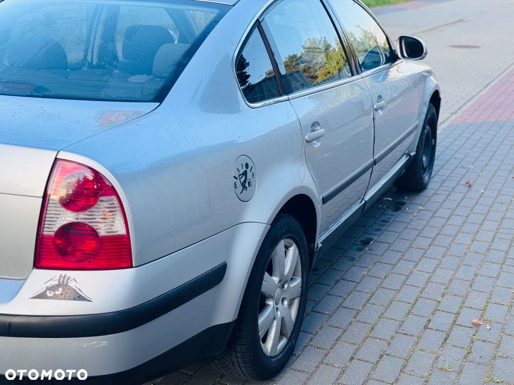 Volkswagen Passat 1.9 TDI Basis Tiptr - 11